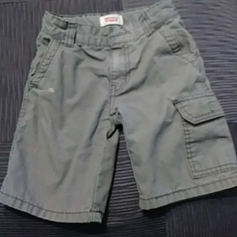 Boys size 3T shorts